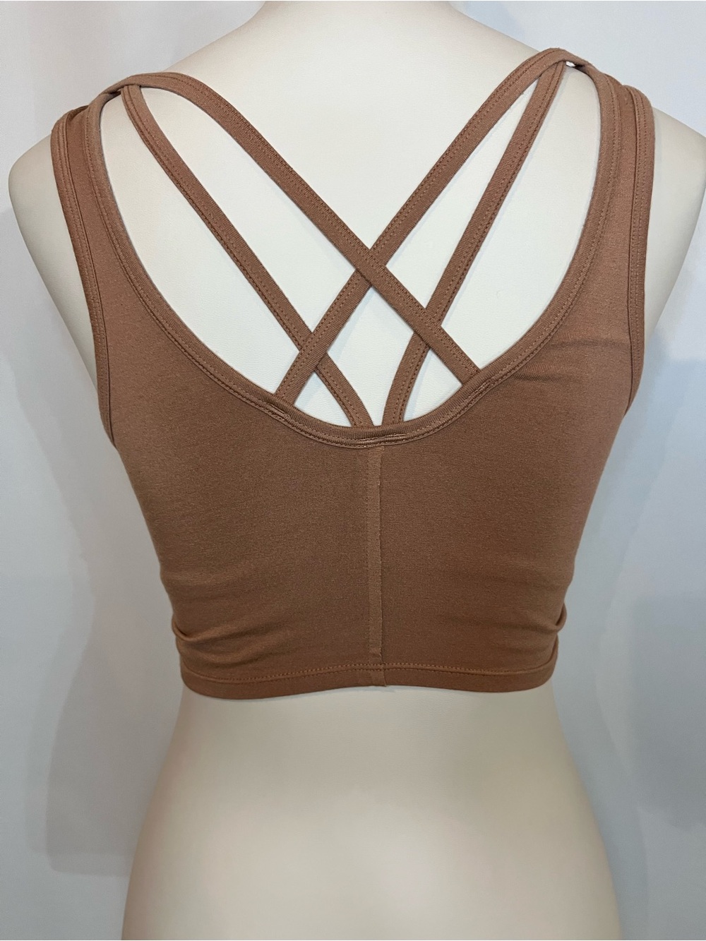 Alo yoga scoop neck tank in henna - Picture 4 of 7